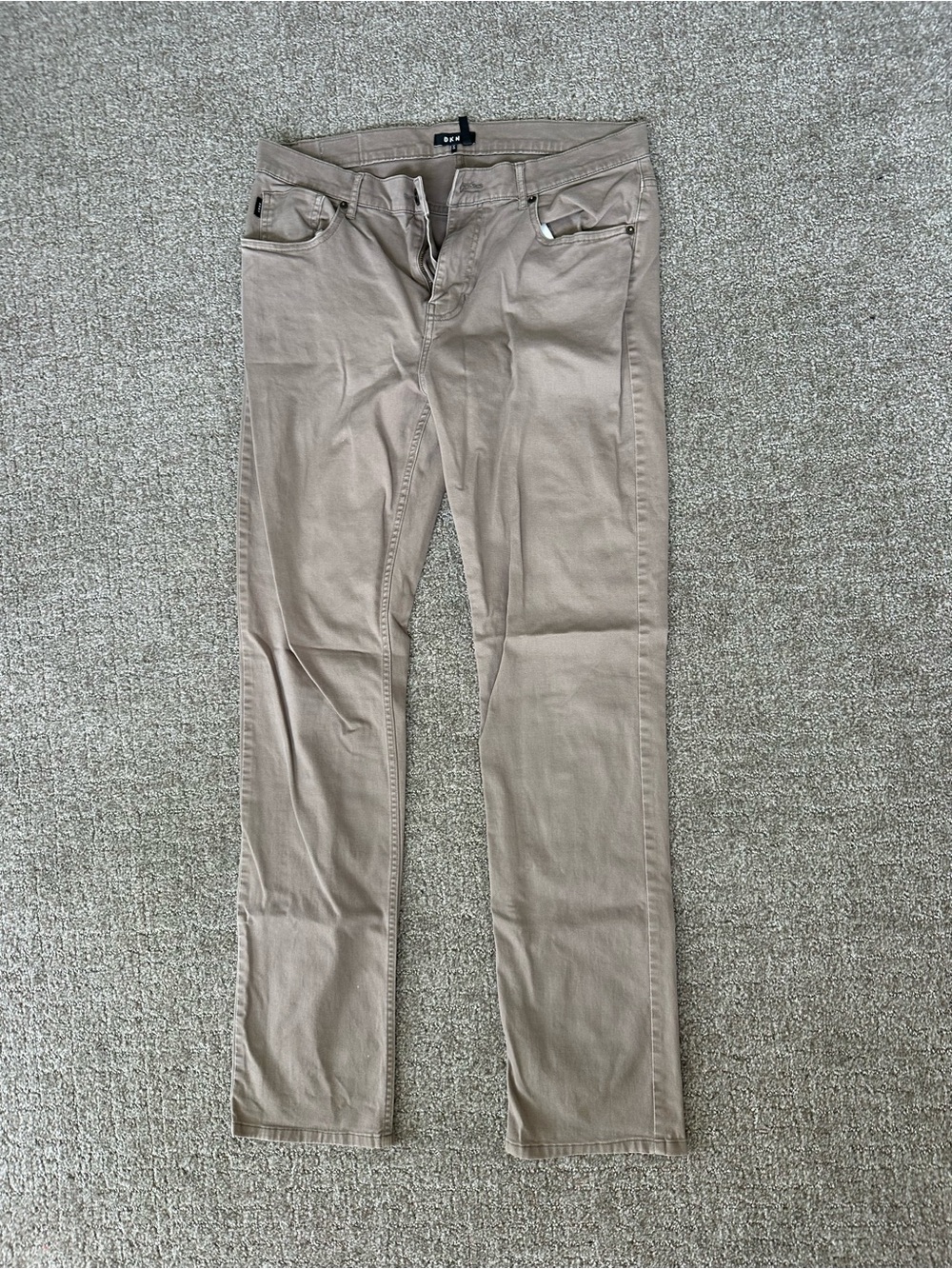 DKNY Men's Straight Leg Jeans in Taupe Beige